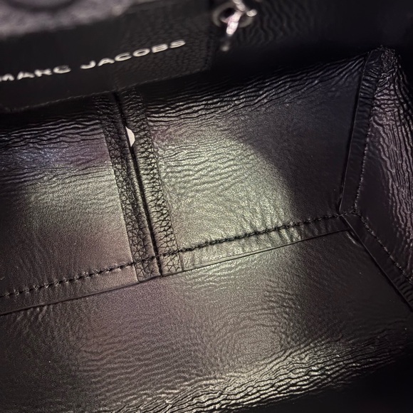 Marc Jacobs Black and White Floral Shoulder Bag - Picture 4 of 4